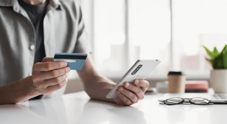 Telefonlarınızda Asla Saklamamanız Gereken Şeyler!